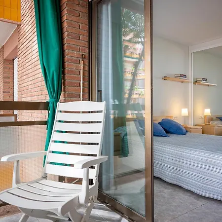 Apartment At080 Pins, Con Piscina En 1ra Linea De La Playa Torredembarra